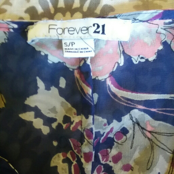 Pretty blouse - Picture 2 of 4